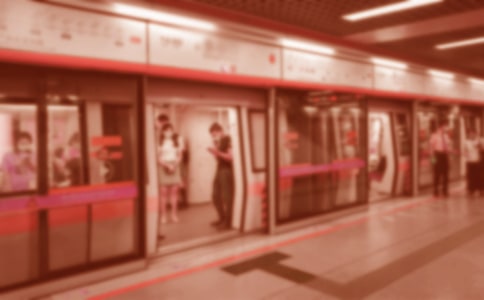 地鐵站情思情感散文