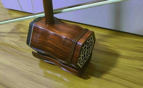 �e��������
