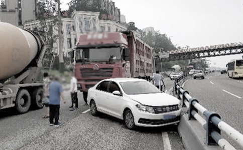 ���꼉�W(xu��)�����҂���߅�Ľ�ͨ�¹ʡ��x��з���