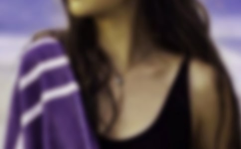 10���m��Ů�����b�ĬF(xi��n)��Ԋ��