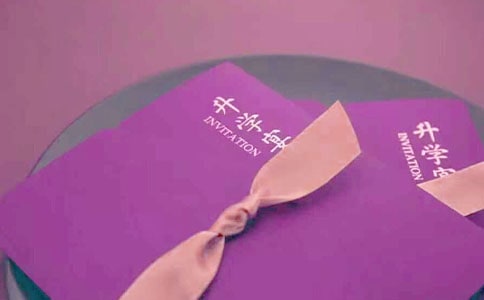 �γ���Ո?zh��)�����ô���?/></p><p>�γ��]�֙C��Ո�˳���韩һЩ������p��ס�ý������T��·����һɤ�Ӿ��� Ҋ����߀���k�������Ӣ�ۂ��������������Ո���F�ķ�D�ǘӣ��������������ɩ��һ�����Ҽҳ�ɣ��ۂ���һֻ�u�������F�ăɿ���ƨ�ƨ́��ˡ������x���h��������ʮ��·����Ԓ ��Ҋ����ֻ���T�����R���TȥՈ�����ߌ�һՈ?zh��)���׌�������^ȥ��</p><p>�γ�ʿ���Ո����������΢��ʽһЩ��֣�һ��Ҫ��Ո?zh��)������±�Ո�Ŀ��˾�ס�ڌ��T��ҲҪҎ(gu��)Ҏ(gu��)�ؾصذ�Ո?zh��)����^ȥ����Ȼ���@�ò���¡�����з����˼ҵ����ɡ�</p><p>ֿ����ڼ��e����Ҳ��������e�У�Ո�͵ĵ��c��һ����Ո?zh��)��ĸ�ʽҲ��һ��������ڼ�Ո����Ո�(zh��)�������һ��Ҫ�з�Ƥ���@��Ƥһ���ǰ�ɫ������߁팒��һ�߁��L����������ŷ���Π���Ȼ���ڷ�Ƥ�����Q���Nһ���t���l�����l��Ҫ����Ո֮�˵���������㕃�;�ŷ����Ո?zh��)���һ��СһЩ�İ׼������ݿ��L�ɶ�������회���Ո�͵�ԭ�򡢕r�g�����c�Լ��gӭ�����Ŀ͚�Ԓ�����t���Լ��������͹�㕃���</p><p>������@Ԋ�˷��ɴ������^һ�ݺ̵ܶ�Ո?zh��)����������£?/p><p>����ʮ�������g���������������Ҳ��������t��M��</p><p>������֔�߳����д�������e�����m���ɴ�����</p><p>���˱��ڴ�����⣬�Ұ������ɰ�Ԓ�ģ�</p><p>���������������ڶ�ʮ������������Ո��������ۂ�߅��߅����ՄՄ���ԵĽ��r(�����)��ϣ����һ��Ҫ����ǧ�f�e����Ҋ��(���Ҳ���)���Ҿ͌��@ô����������Ԓ���ۂ�Ҋ������(���t��M)��</p><p>�@��Ո?zh��)�������Ո�͵�ԭ�����r�g���͚�Ԓ�����Ǜ]�����ă�Ո������ʲô�]����?�����鷶�ɴ����ڼ���Ո������������Ո����λ����֪���������ă������ԛ]��Ҫ�UԒ��</p><p>ǰ���v���γ����ڼ�Ո�͕r���ӌ�Ո?zh��)��������ۂ���ՄՄ���Ո�͕r��Ո?zh��)���ʽ�?/p><p>�����_�����ƘǞ��˽o��ṩ���������_��һ�㶼����һ�������ӡˢ�Ę˜�Ո?zh��)�����С�͸�ʽ����࣬�͸��F���̼��Ԃ�ĸ�ʽ��ͬһ�����Á���һ��Ϳ����������Լ��ڼ�Ո�͕r���εö࣬�Ȳ��ú���Ƥ��Ҳ����ճ�t�����������M�ĔM���ĿU�U�Ŀ͚�Ԓ��</p><p>�@�NՈ?zh��)���һ���������������~��ֵǧ�ĵ��nƱһ�Ӵ󣬶����ֺ���Ӳ�����������������ϷֳɃɂ��Q�ڣ��ҙ�������ӡ���Ƙǵ����Q�͵�ַ��������ӡ�������^�������Ă�����(��˼�����Ո����Щ��������ϣ������Ո�Ŀ��˶�����)�����g����һ�οհ�������Ո�͵ľ��w�r�g������Ǵ�õ����Ÿ�����������һ�Ÿ���׌������Ո֮�˵����������gһ�Ÿ���׌������Ո֮�˵ĵ�ַ��������һ�Ÿ��ӄt������������ȷ��f�����˽ӵ�Ո?zh��)��������Լ��������͵�ַ�������������ǂ���������һ����֪������ ��ʾ�Լ�Ը�Ⅲ��������Ҳ�������ϡ�����ĩ��������ʾ�Լ�����Ը�Ⅲ�������ҕ��ǳ����ŷǳ��t̓�؅�������������˲��녢���@������Ǿ��ڸ�������һ�����x�������������ϡ����x����������˼�����������ˣ��x�x���ĺ�����</p><p>�����f��ವ�һ��Խ���γ����ʂ��ڱ����_��һ�ҾƘ���¡���д���λ��Ҫ�õ�����������Ҫ��ȥ���_���Î׷�Ո?zh��)?�������M�����@һ�cՈ������)��һһ����Ո�͵ĕr�g�����ѵ���������ַ��Ȼ����Ո���õķ��ͳ�ȥ(��Ո?zh��)�Ҳ�����M��)���������ѽӵ�Ո?zh��)���һ�۾��ܿ�������Ո����Щ���������������Ո�������ϡ�֪�������ٽ��o���õĎ��ؾƘ����R��֮��߀�o����</p><p>�γ���Ƙ����õ�һ�㶼�Ѓ��װ��ӣ�һ�װ��ӽС�������Ʋ�ʿ��������ڬF�ڵķ��ՆT;��һ�װ��ӽС���ϯ�ˡ���ؓ؟���������Ո?zh��)���СһЩ�ľƘǽ��M���㣬���B(y��ng)��ϯ�������^���T�ڿ���һ������ϵ��e�h����ٍ͵��X�������԰�Ո?zh��)����o����ȥ�������˽o�˼�һ�PС�M��������</p><p><br/></p><p>���γ���Ո?zh��)�����ô���ġ����P���£�</p><p><a target=