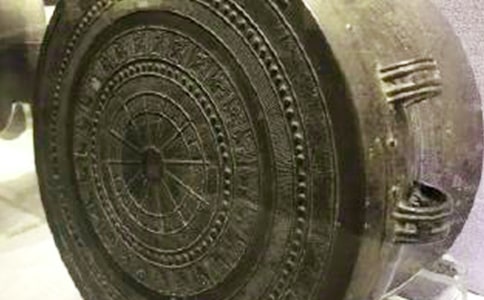 硯山千年銅鼓的回望散文