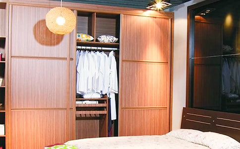 �x���{�၆���棬�{����Ů�׺�ħ�¹��из��ģ�ͨ��5ƪ��