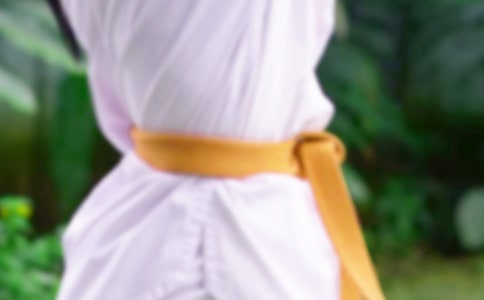 �W��ȭ������300�֣����x50ƪ��